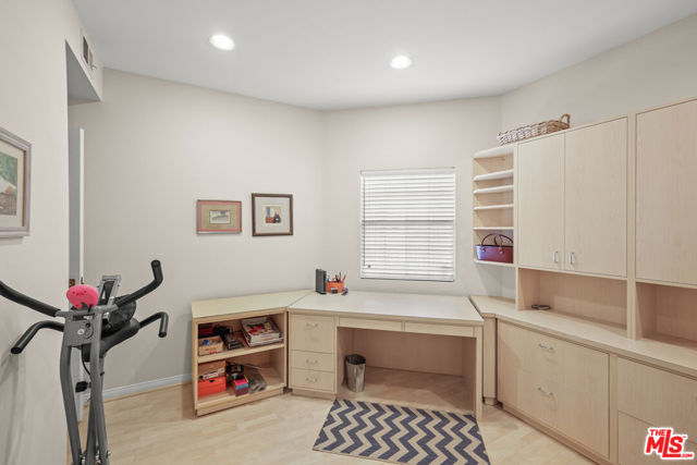 2025 S Beverly Glen Boulevard, Los Angeles CA: https://media.crmls.org/mediaz/7560fd07-4413-4941-baca-e8b6729280ec.jpg