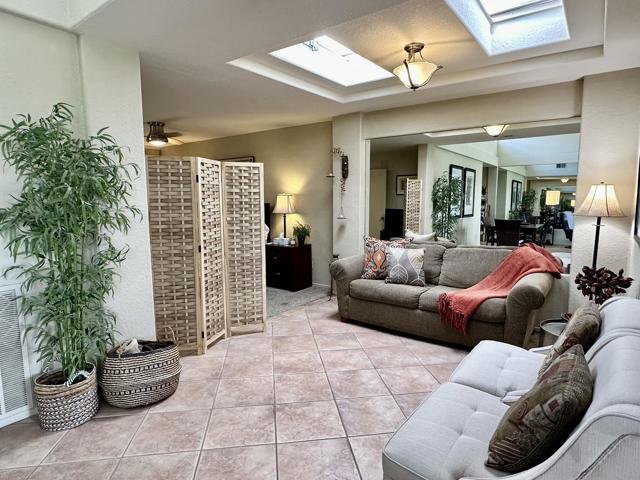 138 Gran, Palm Desert CA: https://media.crmls.org/mediaz/75617bb9-091c-44fd-91dd-5aabac740889.jpg