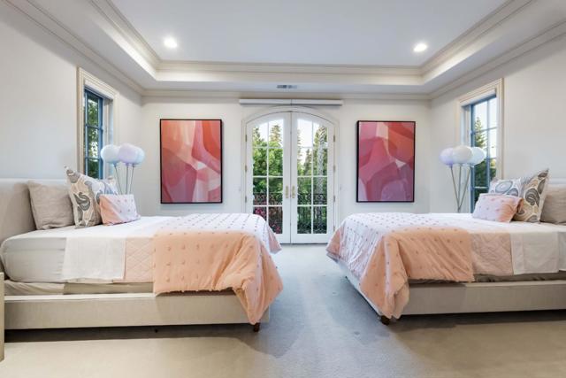 58 Marymont Avenue, Atherton CA: https://media.crmls.org/mediaz/7561a8f7-8492-4bb2-b736-5fccd0fdd723.jpg