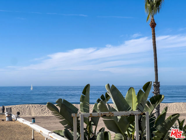 7301 Vista Del Mar, Playa del Rey CA: https://media.crmls.org/mediaz/75628deb-04c4-48fe-b2b6-727b561a111e.jpg