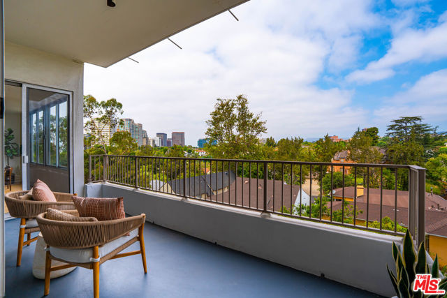 10501 Wilshire Boulevard, Los Angeles CA: https://media.crmls.org/mediaz/7562e7bb-ae2d-4225-8306-daeeded78cb6.jpg