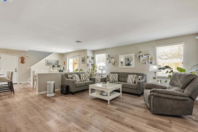 208 Jupiter Ct., Pittsburg CA: https://media.crmls.org/mediaz/75635c18-6fde-4c9e-a409-cdd6c4f5b453.jpg