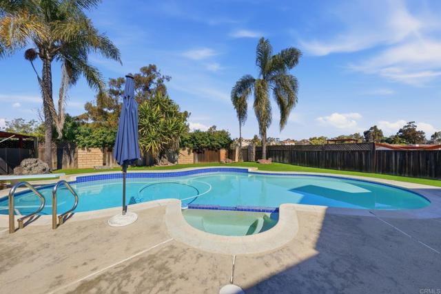 Detail Gallery Image 2 of 51 For 695 Calma Pl, Chula Vista,  CA 91910 - 4 Beds | 3 Baths