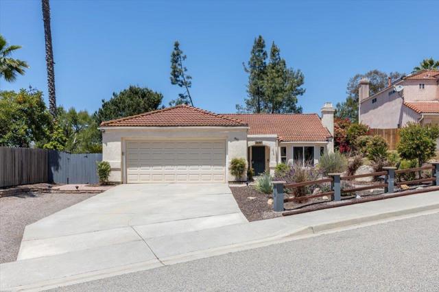 Detail Gallery Image 1 of 54 For 819 Corte Merano, Escondido,  CA 92026 - 3 Beds | 2 Baths