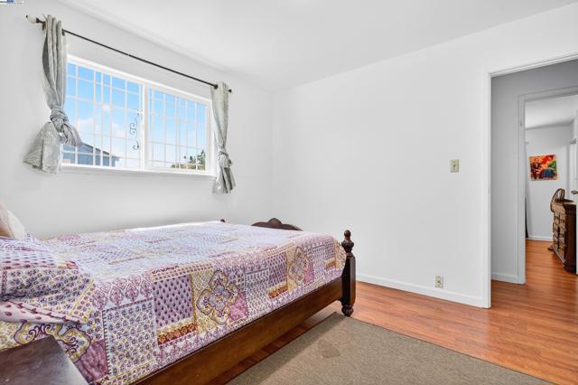 4300 Berk Ave, Richmond CA: https://media.crmls.org/mediaz/7564bb0e-78d6-4a3d-ab98-871506f2b6eb.jpg