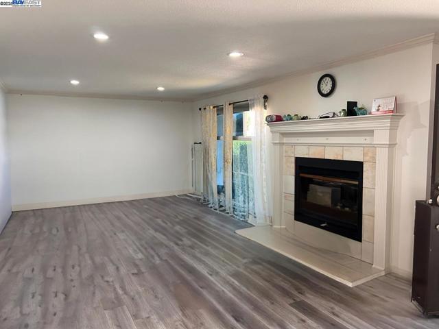 2748 Eastgate Ave, Concord CA: https://media.crmls.org/mediaz/7564cb25-7b07-449d-9ead-986a2618622e.jpg