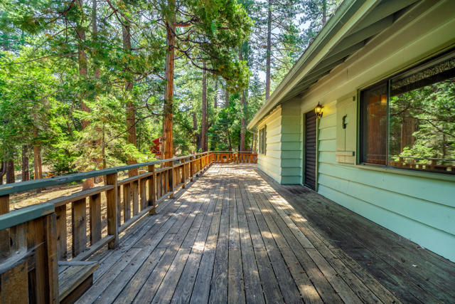 52551 Pine Ridge Road, Idyllwild CA: https://media.crmls.org/mediaz/75653126-25f8-4cef-bb23-628355eb1775.jpg