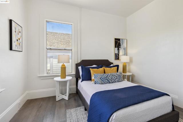 2029 E 22nd St, Oakland CA: https://media.crmls.org/mediaz/75653471-ff4d-4023-b123-9afdeb7b8567.jpg
