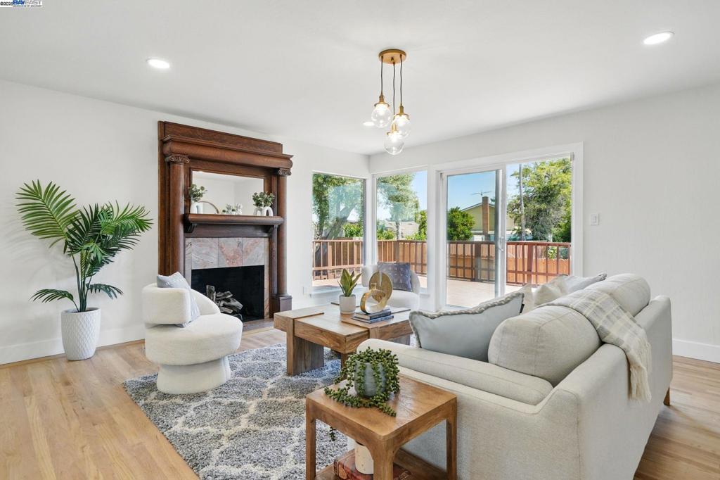 3115 Deseret Dr