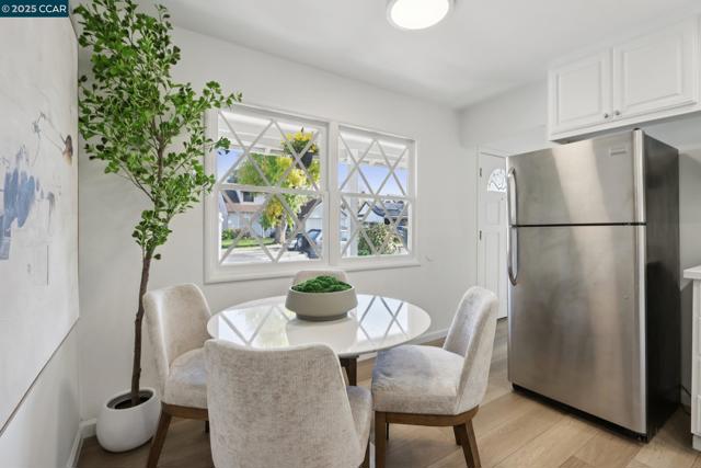 1467 Cape Cod Way, Concord CA: https://media.crmls.org/mediaz/7565ad6c-31ce-483a-b31f-6e6ed2813943.jpg