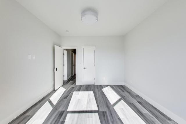 811 Oak Street, San Francisco CA: https://media.crmls.org/mediaz/7565bb41-118e-484e-bbc9-73efaeefe6bf.jpg