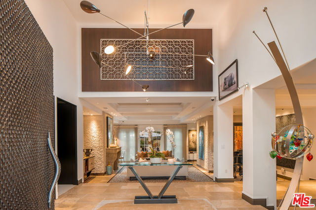 25029 Abercrombie Lane, Calabasas CA: https://media.crmls.org/mediaz/7565d681-89f2-4ed1-a968-297d64d2d795.jpg