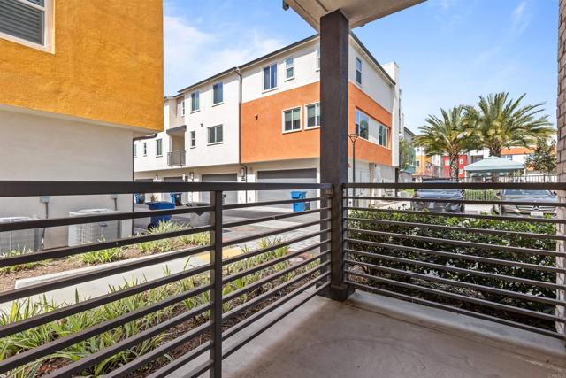 Detail Gallery Image 11 of 72 For 1856 Focus Dr, Chula Vista,  CA 91915 - 4 Beds | 3/1 Baths