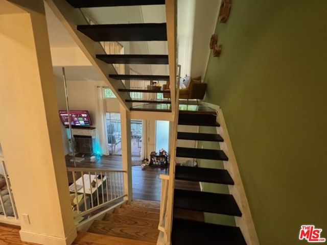 13609 Valerio Street, Van Nuys CA: https://media.crmls.org/mediaz/7568770f-db0e-4c61-971a-83ef2d740e75.jpg