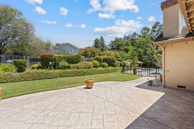 120 Tierra Del Sol, Hollister CA: https://media.crmls.org/mediaz/7568a663-c8ef-4a7a-8610-f9aee670c1ce.jpg