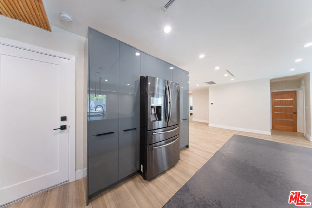 17443 Valerio Street, Van Nuys CA: https://media.crmls.org/mediaz/7568c709-d4f7-4263-8dd4-3bbbf02bb571.jpg