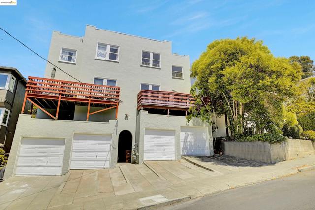 1133 Norwood Ave, Oakland CA: https://media.crmls.org/mediaz/7568cf83-2bee-489d-892c-a8ed2476218b.jpg