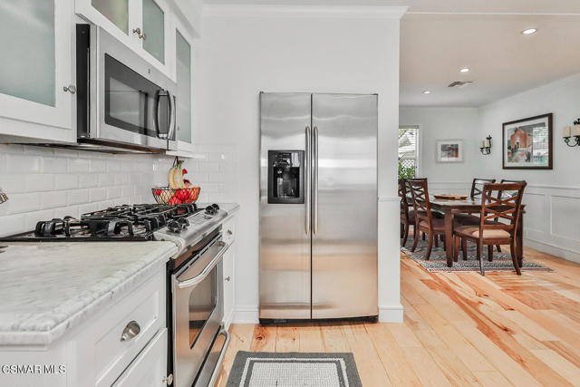 90 Sherwood Drive, Westlake Village CA: https://media.crmls.org/mediaz/7568f96a-6579-4b3b-b90c-63848677c90b.jpg