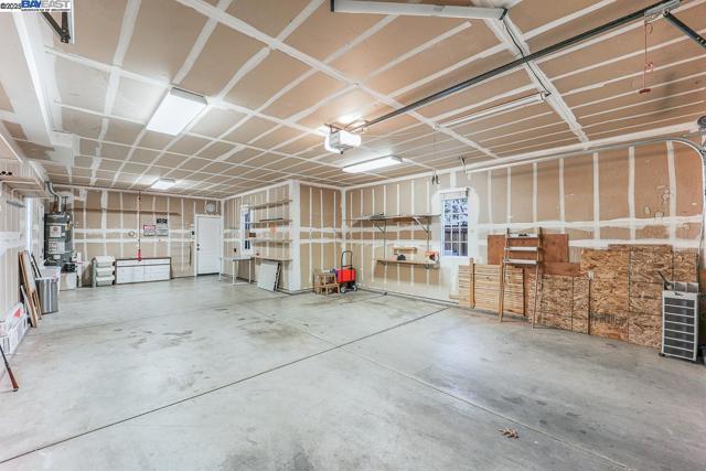 2744 Redbridge Rd, Tracy CA: https://media.crmls.org/mediaz/7569b109-ed40-4e73-8301-764bcaca7ce8.jpg