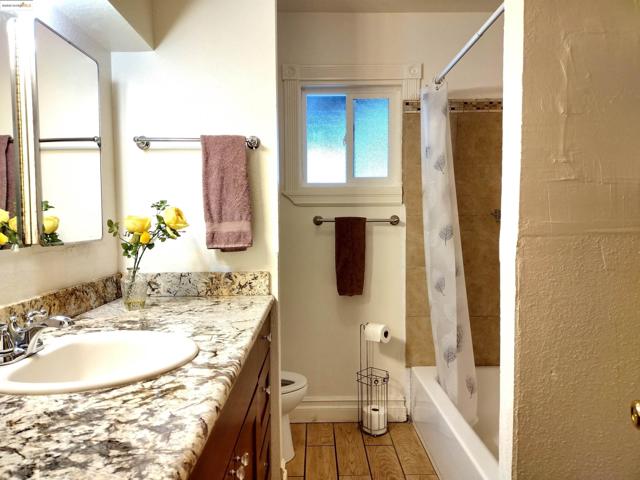 864 San Francisco Ave, South Lake Tahoe CA: https://media.crmls.org/mediaz/7569febe-2ebb-4648-871e-83e01973b300.jpg