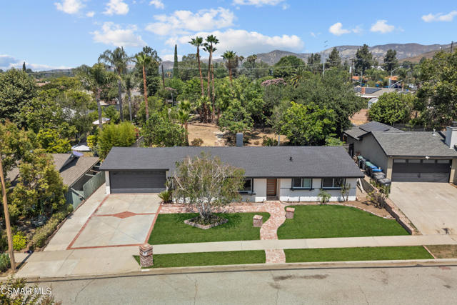 3167 Waco Avenue, Simi Valley CA: https://media.crmls.org/mediaz/756b0d9c-afdb-41c8-95c1-f5bb570d24dc.jpg