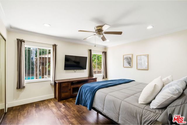 5342 Lemon Grove Avenue, Los Angeles CA: https://media.crmls.org/mediaz/756b50f5-de69-4dd4-aebf-539d0457a461.jpg