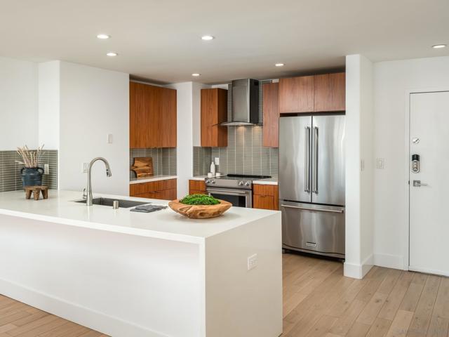 2500 Torrey Pines Rd, La Jolla CA: https://media.crmls.org/mediaz/756bace4-e19d-4a9f-a2df-0b8c440fb3e2.jpg