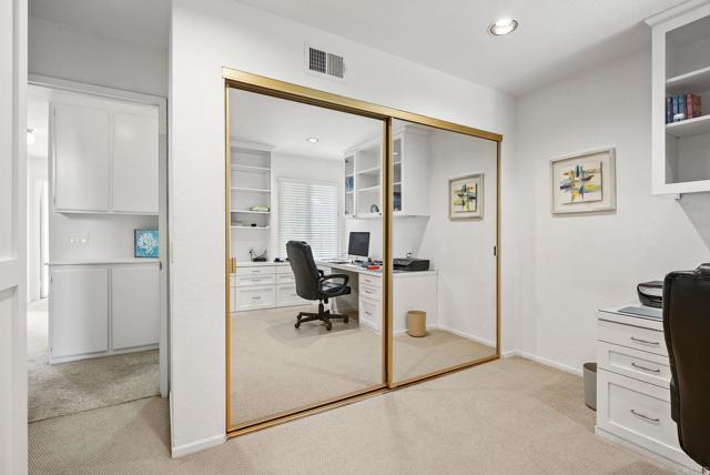 6887 Carnation Drive, Carlsbad CA: https://media.crmls.org/mediaz/756c1e67-d698-476e-8701-f356eb465867.jpg