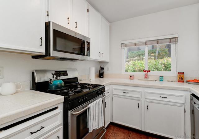 10790 Riderwood Ter, Santee CA: https://media.crmls.org/mediaz/756c262e-42bd-4eec-b7f0-53c2ea5a07bd.jpg