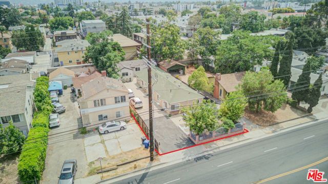 11334 Oxnard Street, North Hollywood CA: https://media.crmls.org/mediaz/756c5bef-1141-4892-a1c8-c1f730eef388.jpg