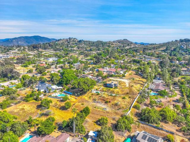 Detail Gallery Image 1 of 15 For 802 Vista Grande Road, El Cajon,  CA 92019 - 2 Beds | 1 Baths
