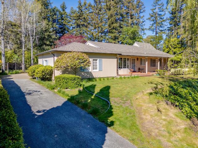 680 Fairway Circle, Hillsborough CA: https://media.crmls.org/mediaz/756d669a-107d-44c2-92d6-2668401058cf.jpg