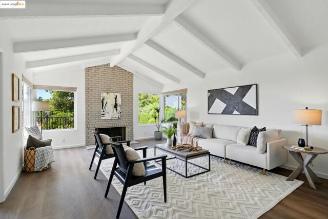 7927 Phaeton Dr, Oakland CA: https://media.crmls.org/mediaz/756de4b9-a307-4488-9c65-0a8516086d61.jpg