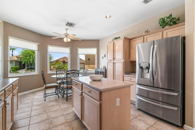 37674 Medjool Avenue, Palm Desert CA: https://media.crmls.org/mediaz/756e83fa-ff9d-40a8-be8c-e622f46db54a.jpg