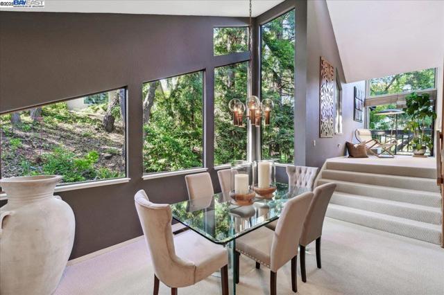 391 Oak Ln, Pleasanton CA: https://media.crmls.org/mediaz/756f3c54-8610-4923-a600-010ee774d27d.jpg