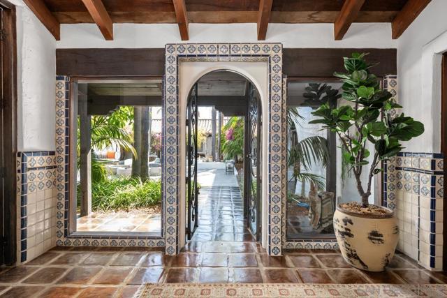 17507 Los Morros, Rancho Santa Fe CA: https://media.crmls.org/mediaz/756f8646-b8ad-4e55-b4d4-ccd585b17f03.jpg