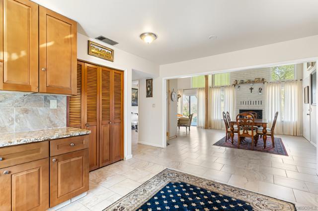 732 Hamilton Lane, Fallbrook CA: https://media.crmls.org/mediaz/75700062-9011-4970-bd55-5e3cd26c325c.jpg
