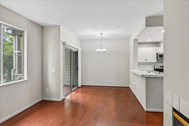 1253 Warren Street, Redwood City CA: https://media.crmls.org/mediaz/7570a161-14b8-46e4-aa30-330ba79e236d.jpg