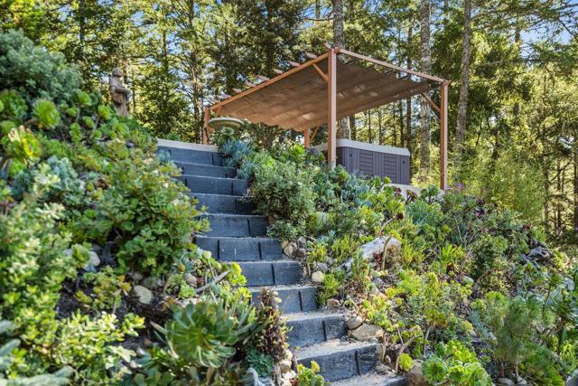 200 S Ranch Road, Pescadero CA: https://media.crmls.org/mediaz/75713205-ec91-47c7-8f4c-c692a04b8fc7.jpg