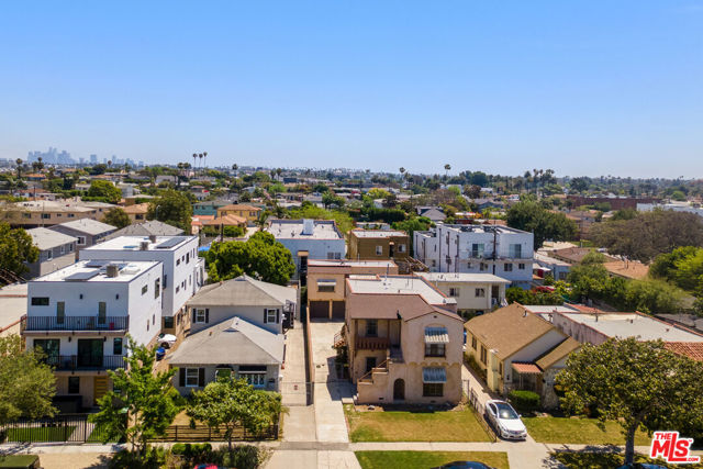 1744 Carmona Avenue, Los Angeles CA: https://media.crmls.org/mediaz/75724783-979e-45fe-be29-f511424bfe2d.jpg