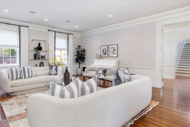 Detail Gallery Image 8 of 72 For 1230 Hillside Rd, Pasadena,  CA 91105 - 8 Beds | 6/3 Baths