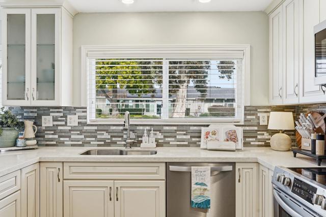Detail Gallery Image 6 of 34 For 3747 Vista Campana #35,  Oceanside,  CA 92057 - 2 Beds | 2 Baths