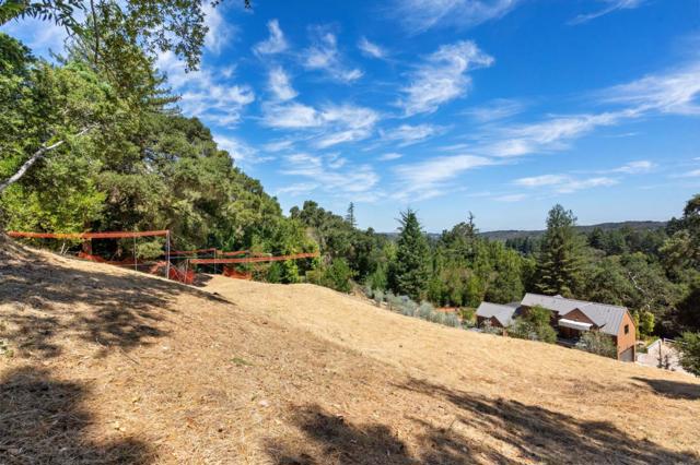 42 Santa Maria Avenue, Portola Valley CA: https://media.crmls.org/mediaz/75731a2e-5b6a-475c-b060-ffbeed741d39.jpg