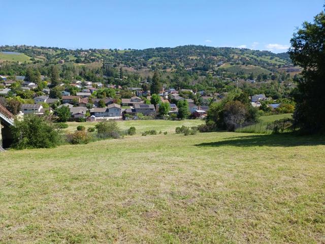 993 Woodview Place, San Jose CA: https://media.crmls.org/mediaz/75733c1b-213f-4405-827d-40f8e3de992a.jpg