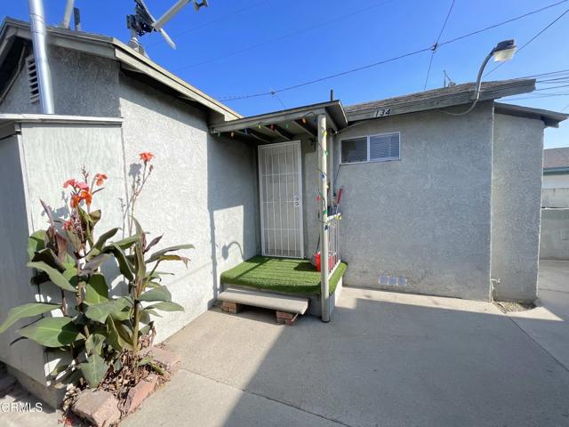 136 S Roosevelt Avenue, Oxnard CA: https://media.crmls.org/mediaz/7573570b-6d77-4db4-9412-594ba2fda83b.jpg
