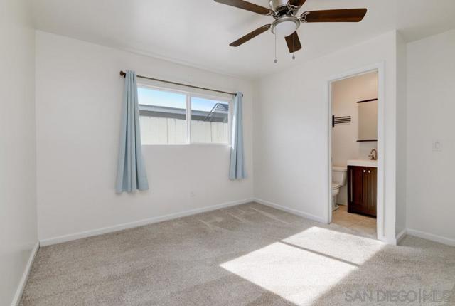 554 7Th St, Imperial Beach CA: https://media.crmls.org/mediaz/75735858-a1eb-4d85-9e19-3353953c73a7.jpg