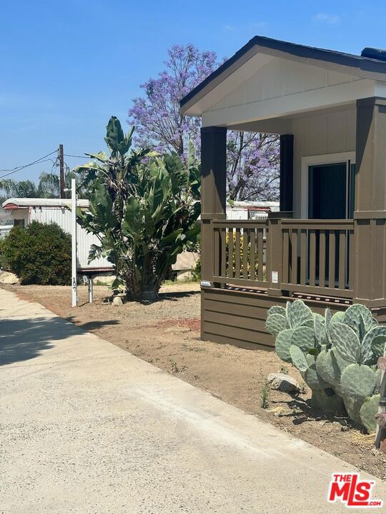 17650 Grand Avenue, Lake Elsinore CA: https://media.crmls.org/mediaz/7573b8eb-31b5-4ac0-b715-d669439a7234.jpg