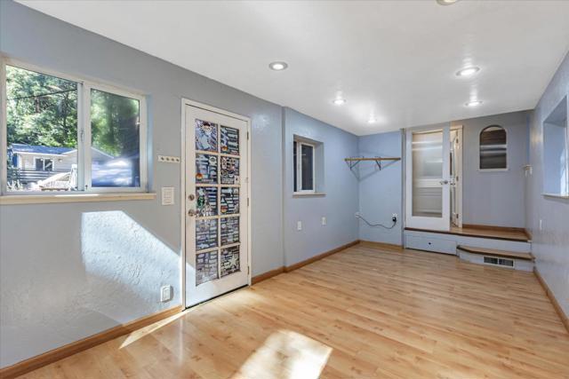 695 Creek Drive, Boulder Creek CA: https://media.crmls.org/mediaz/7573d7cb-468f-4ea5-9539-8fb8a6af0b73.jpg