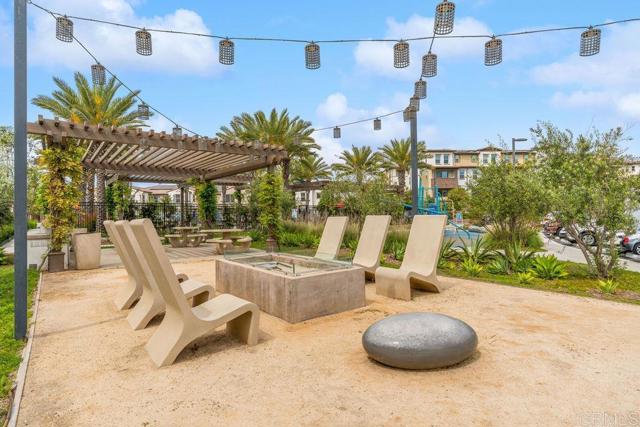 Detail Gallery Image 63 of 69 For 1763 Laurelwood Way, Oceanside,  CA 92057 - 3 Beds | 2/1 Baths