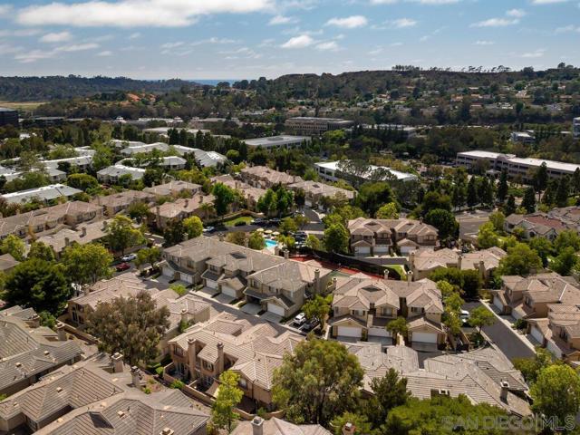3686 Ruette De Ville, San Diego, California 92130, 2 Bedrooms Bedrooms, ,2 BathroomsBathrooms,Condominium,For Sale,Ruette De Ville,250037614SD